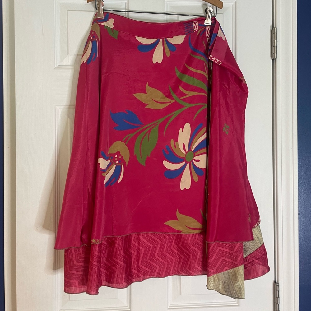 DARN GOOD YARN NWT reversible wrap skirt/sari Mini Length
Goddess (22-26)
